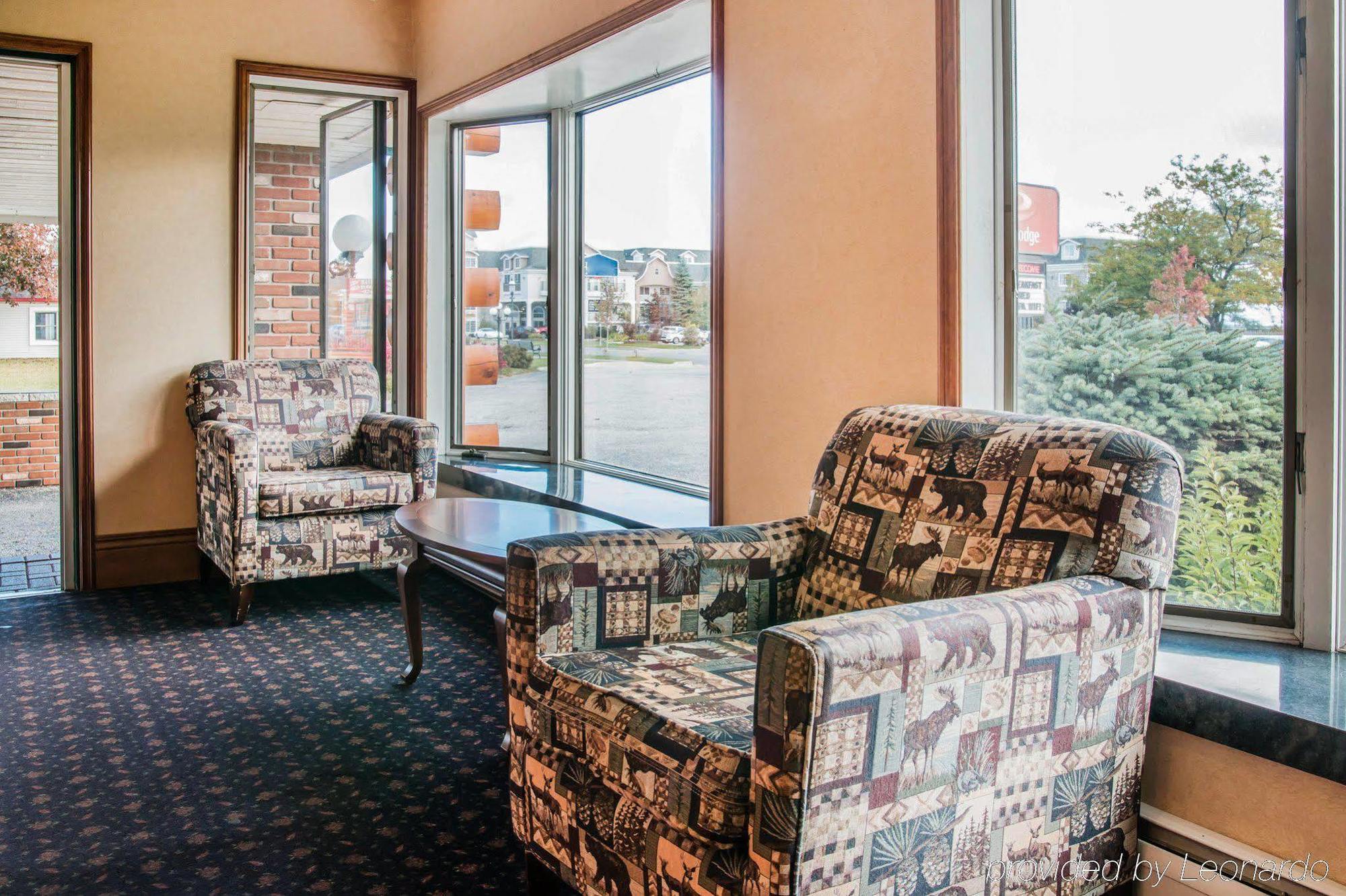 Econo Lodge Bayview Mackinaw Stadt Exterior foto