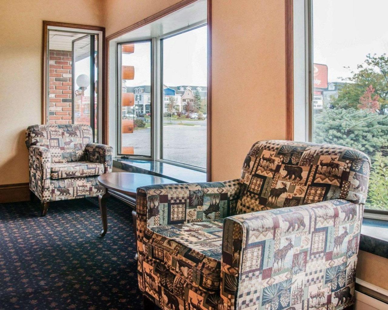 Econo Lodge Bayview Mackinaw Stadt Exterior foto